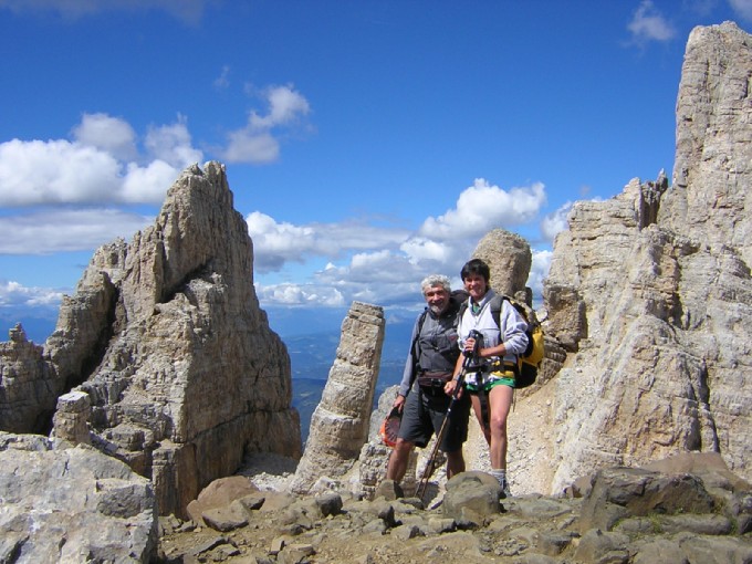 Anna e Mauro, sullo sfondo la 