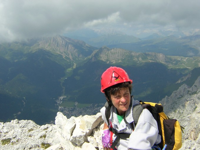 Anna, sulla cima Val di Roda