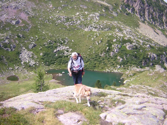 Mauro e artik sopra il lago delle Trute