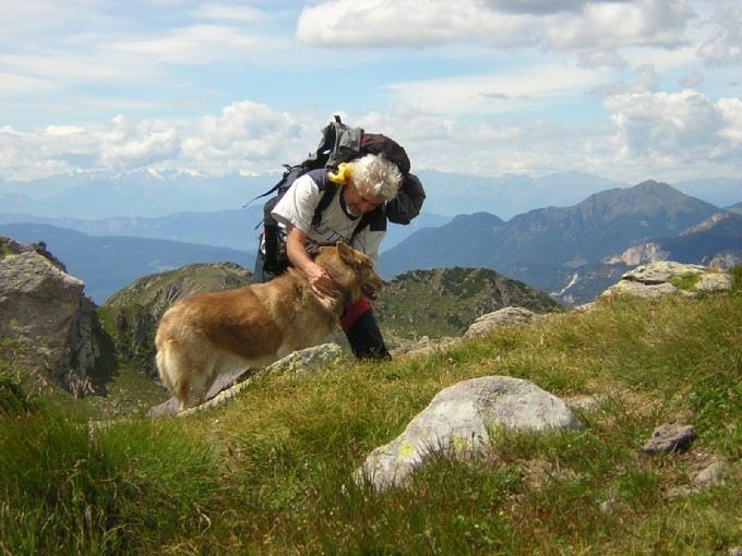 Mauro e Artik alla forcella di Moregna