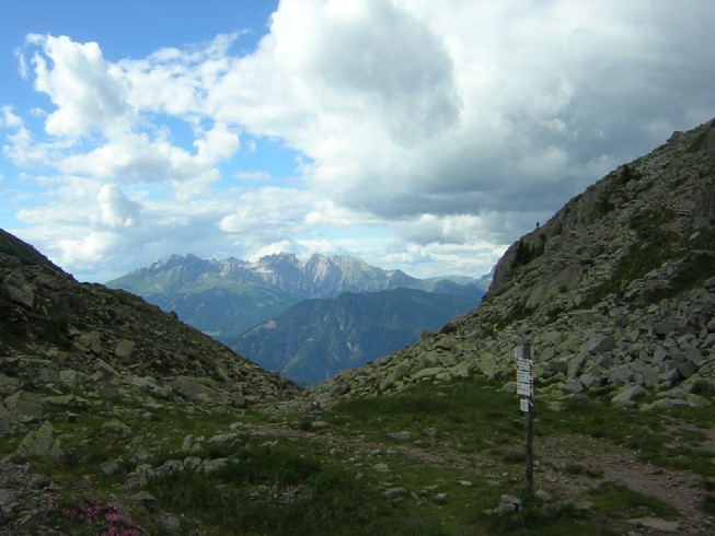 vista sul Latemar dalla forcella di Valmaggiore