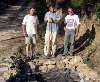 foto ricordo al termine della prima impermeabilizzazione del laghetto giugno-04