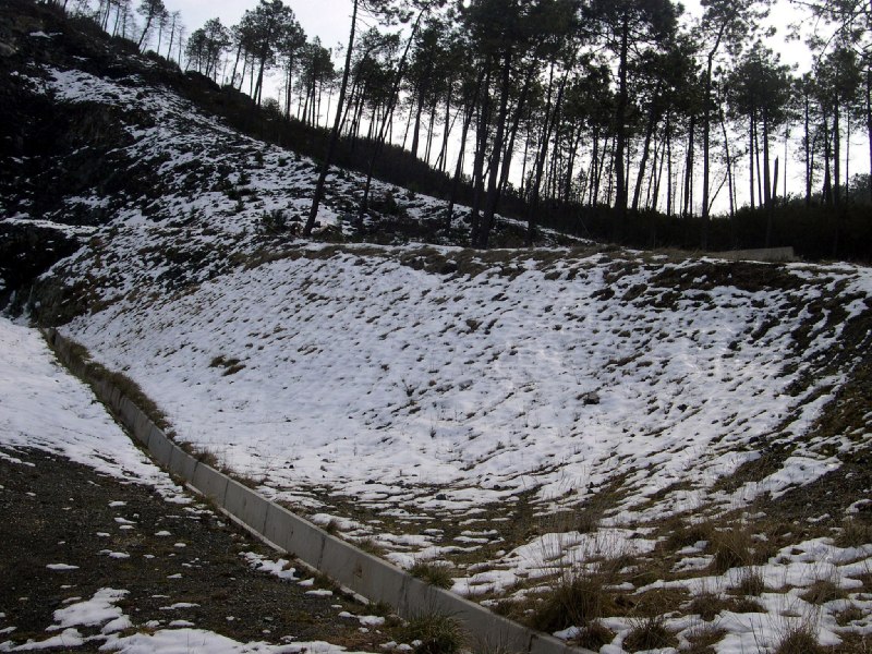 immagine con la neve verso la recinzione sud